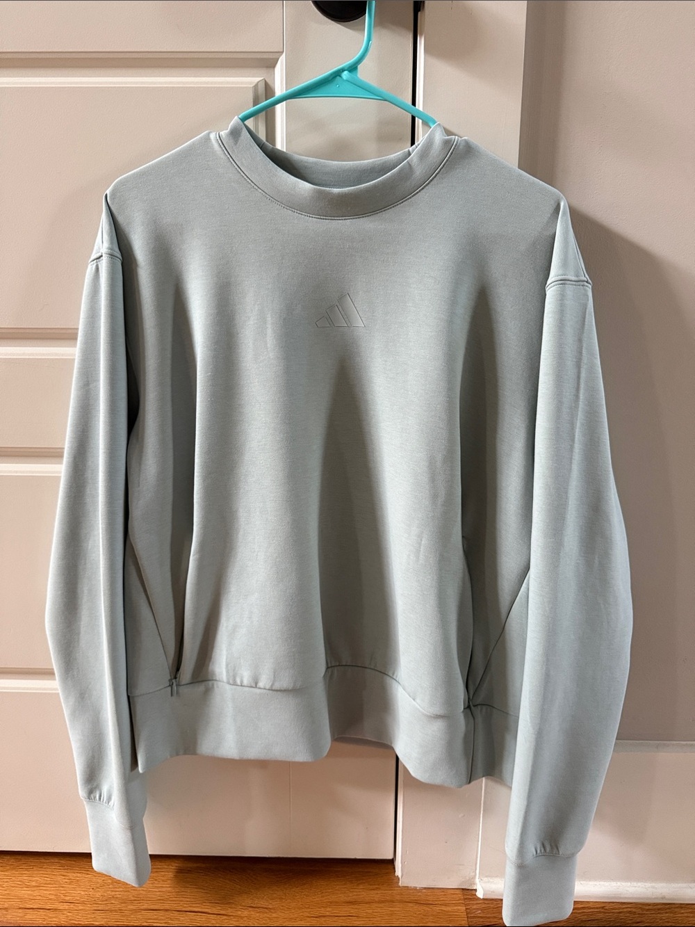 Set of 2 adidas Design-4-Training crewneck Sweatshirts - Picture 9 of 16